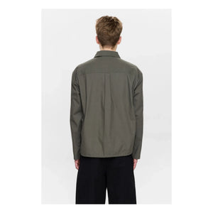Anerkjendt - Camisa de lino Akotto | Verde Oscuro