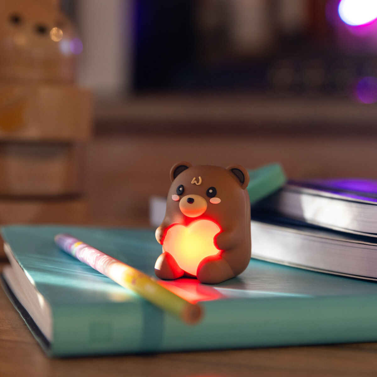 Legami - Sacapuntas Iluminado con Estuche - Osito - La Magia del Sacapuntas