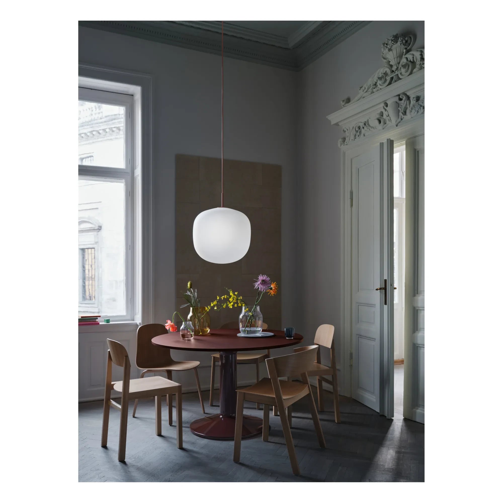 Muuto - Midst Mesa Redonda | Burdeos