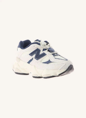 New Balance - Zapatilla 9060 con cordones elásticos | Azul marino