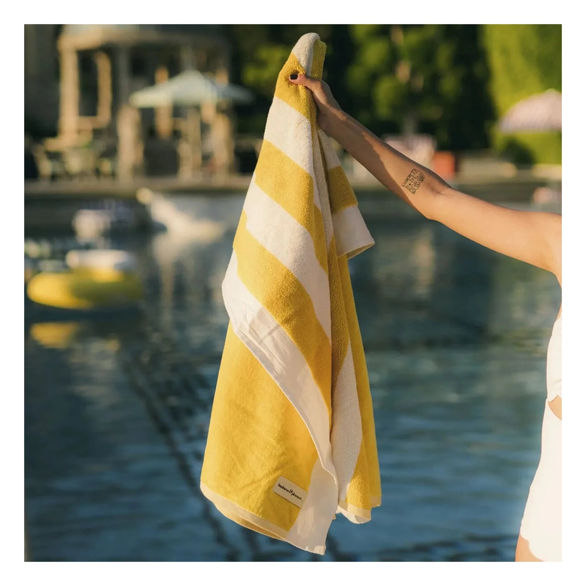 Business & Pleasure Co. - Toalla de playa | Amarilla
