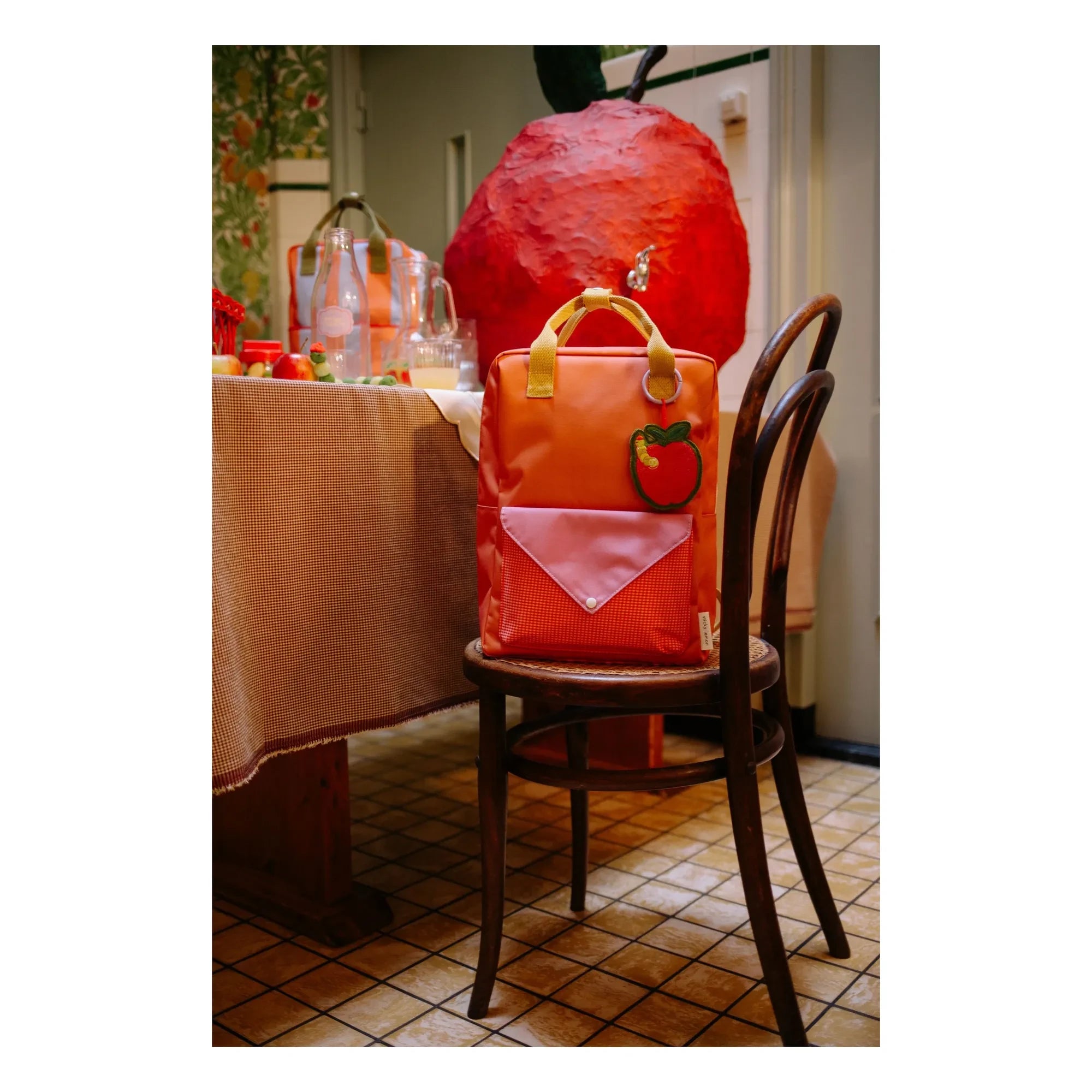 Sticky Lemon - Llavero Apple | Rojo