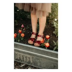 Petit Nord - Sandalias Scallop Flower | Rojo cereza