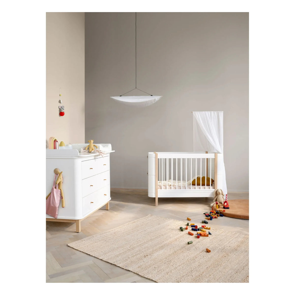 Oliver Furniture - Cuna Mini+ de madera, kit junior incluido | Roble
