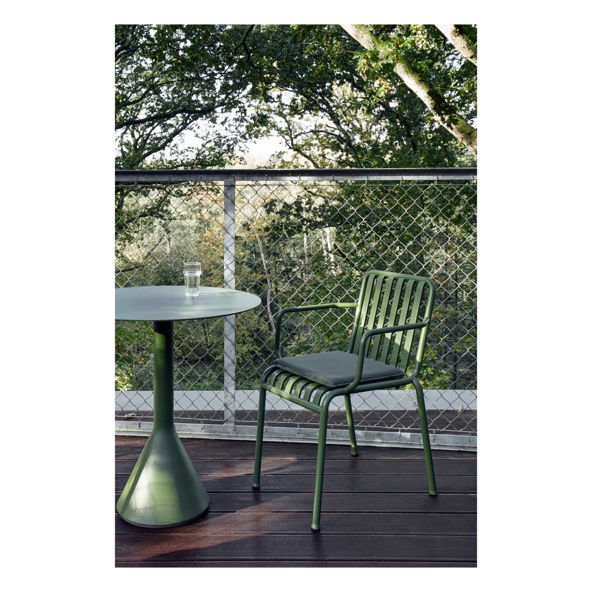 Hay - Sillón de comedor Palissade diseñado por Ronan y Erwan Bouroullec | Verde oliva