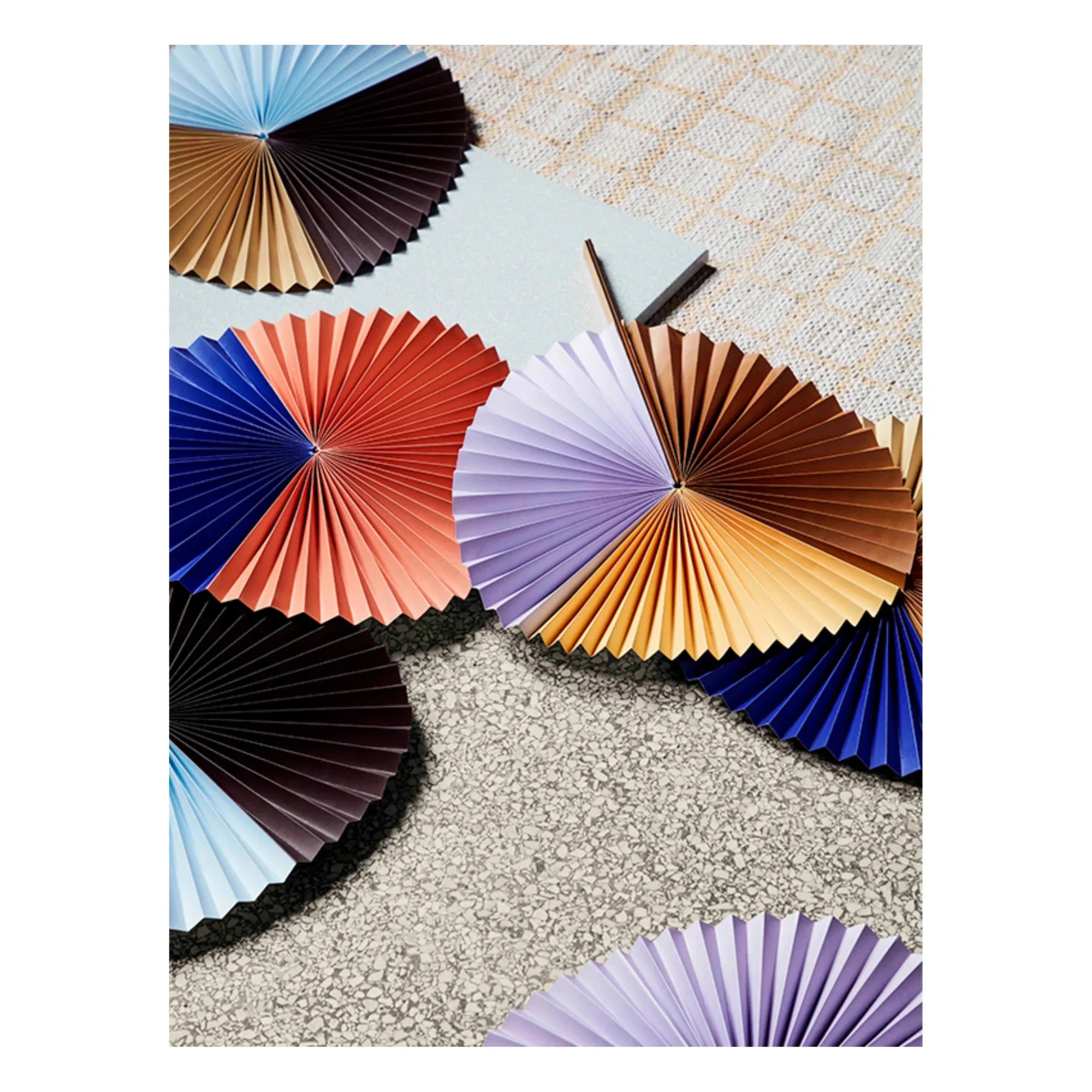 Broste Copenhagen - Decoración de pared con abanico de papel Saba | Azul claro