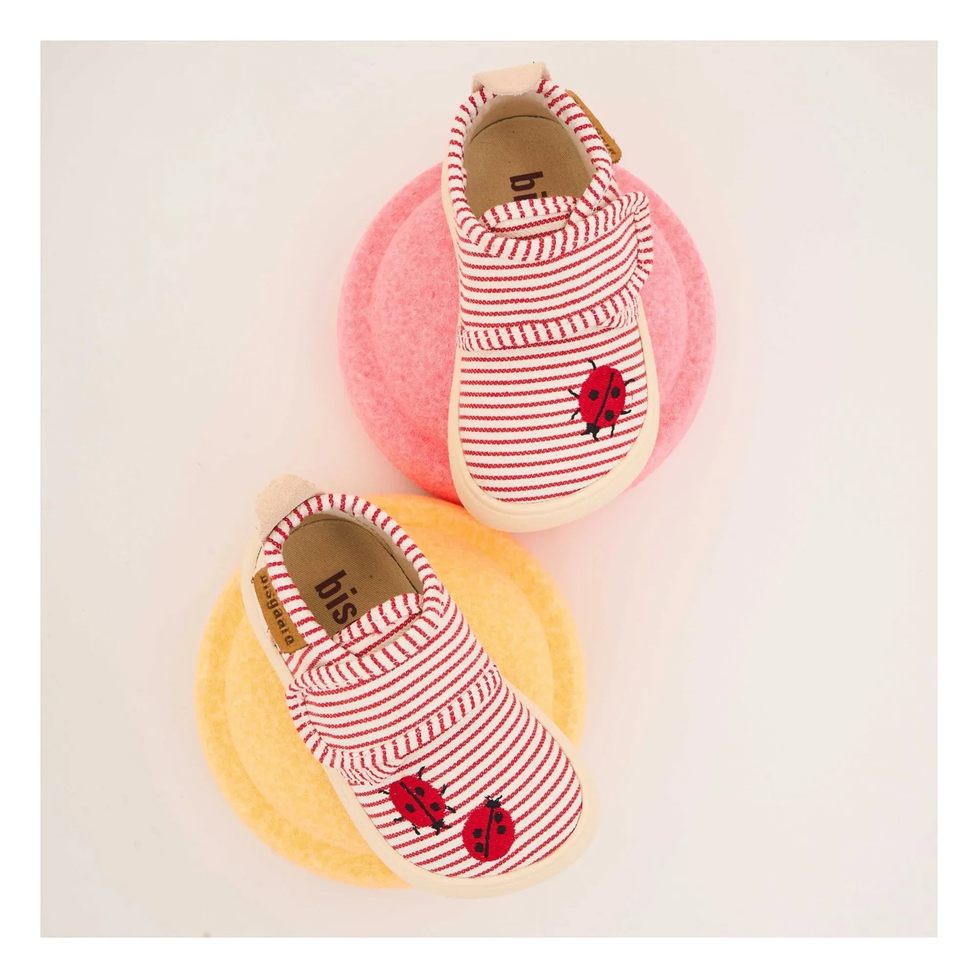 bisgaard - Zapatillas de estar por casa rayadas con mariquitas | Rojo