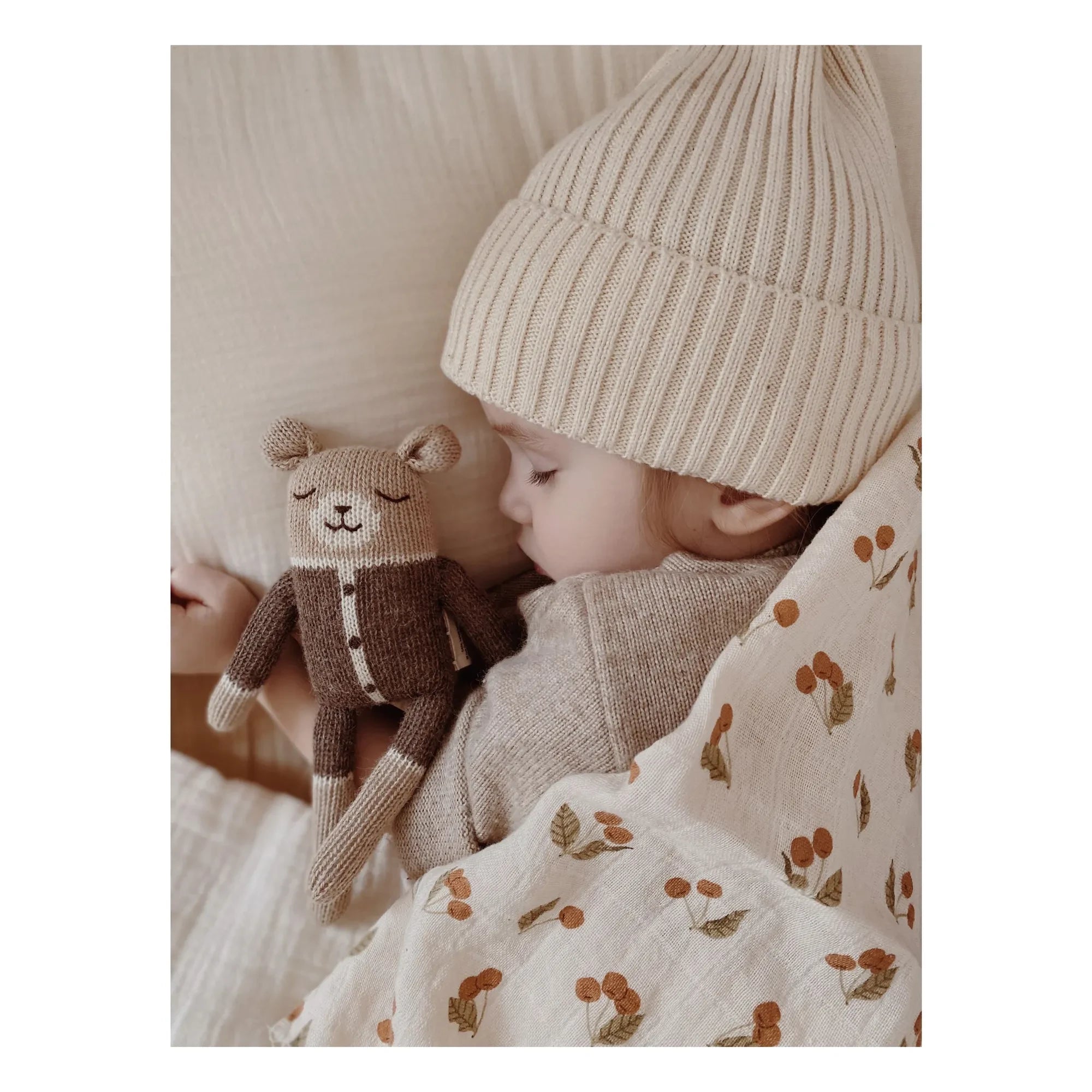 Main Sauvage - Oso de peluche combinación | Moca