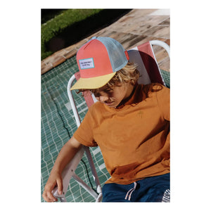 Hello Hossy - Gorra Trucker Mini de Algodón Orgánico con Visera Curva | Coral