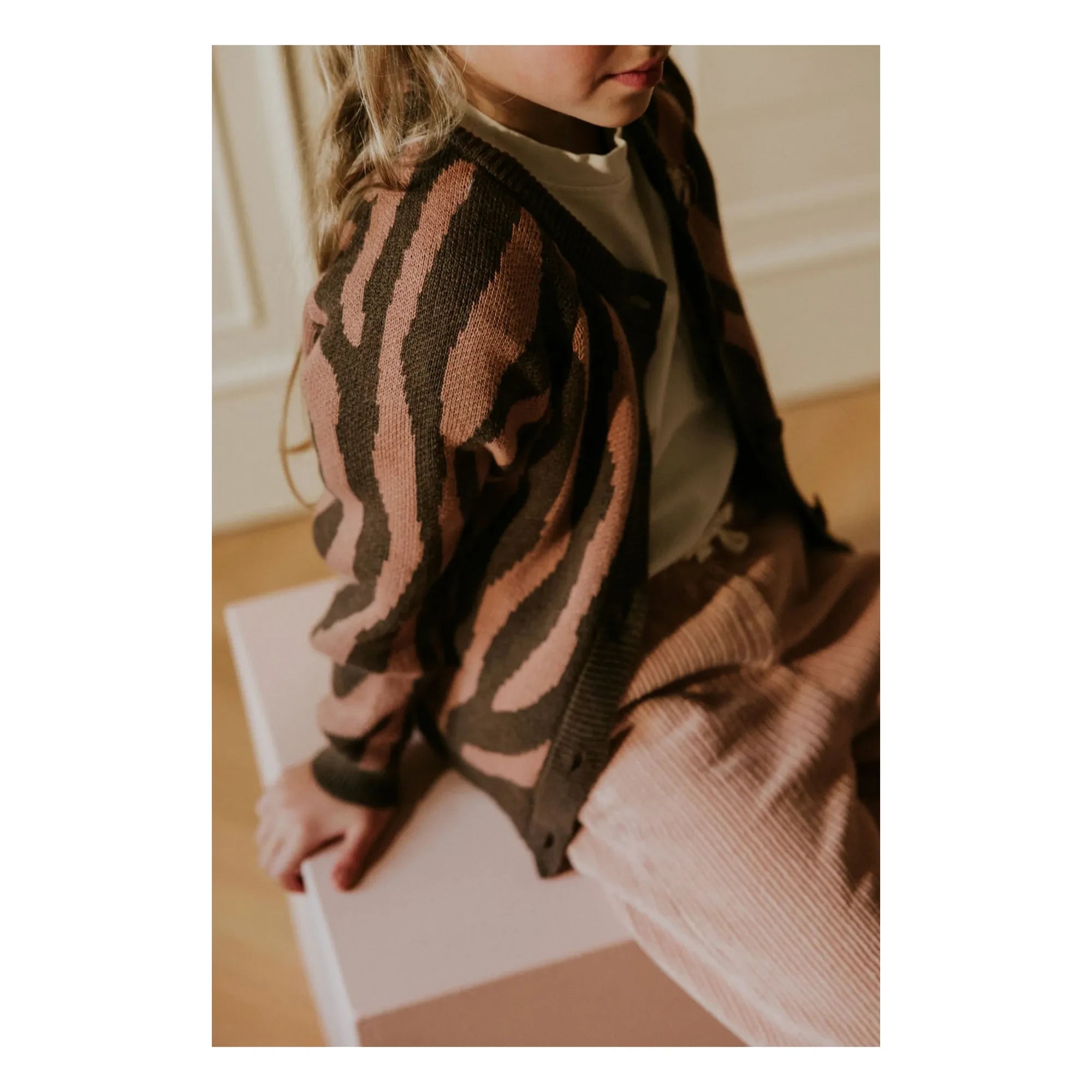 Yuki - Organik Pamuk Zebra Raglan Hırka | Kahverengi