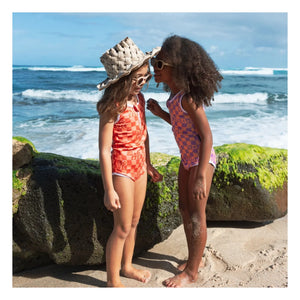 Beach & Bandits - Bañador de una pieza Kareli Love con protección UV y fibra reciclada | Coral