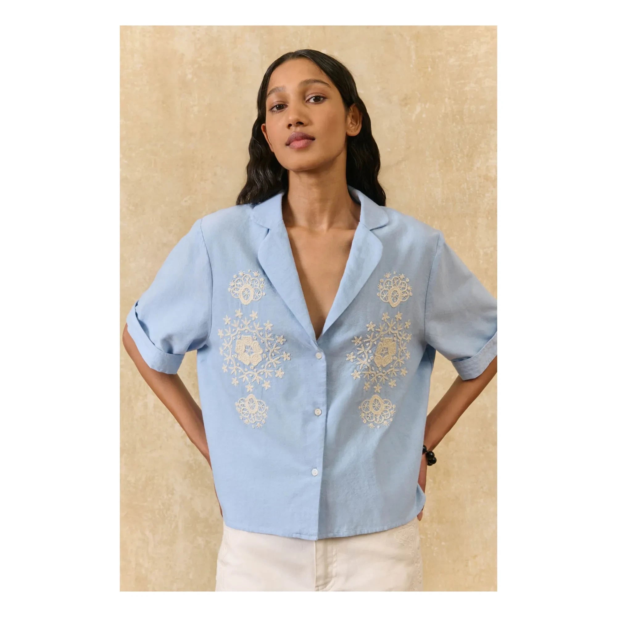 Louise Misha - Camisa de algodón orgánico Emilius | Azul claro