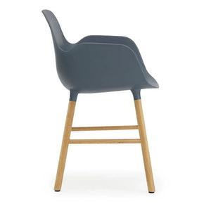 Normann Copenhagen - Silla Form con reposabrazos de roble | Azul