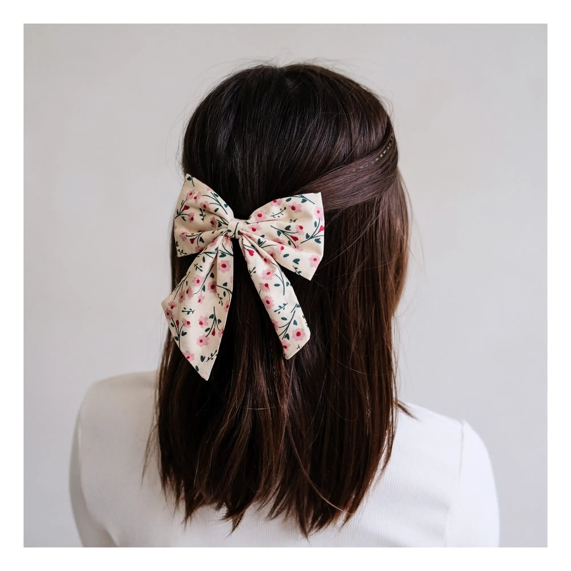 Mimi & Lula - Set de 2 pinzas para el pelo Agnes de flores y rayas | Crema