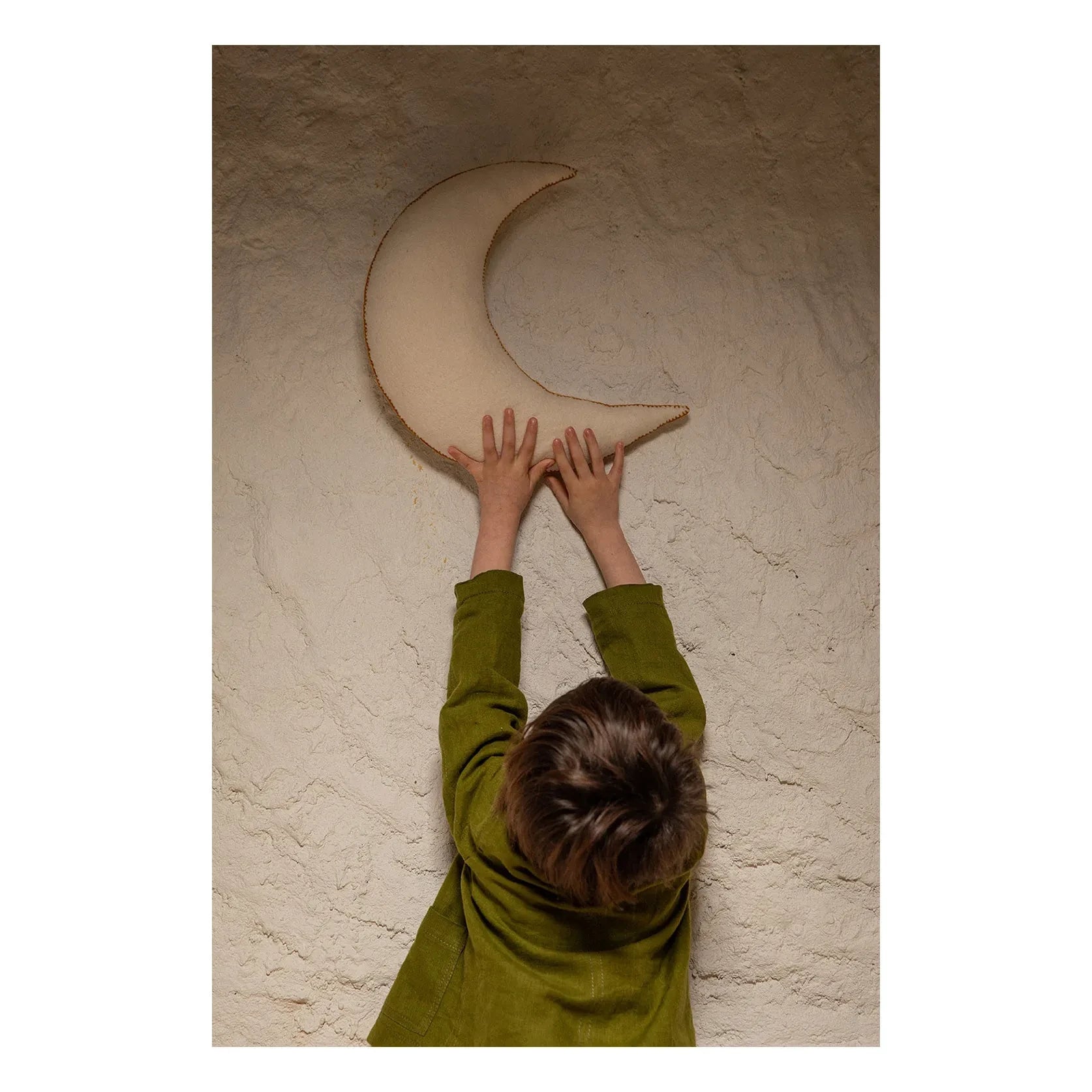 Muskhane - Cojín de fieltro en forma de luna | Blanco