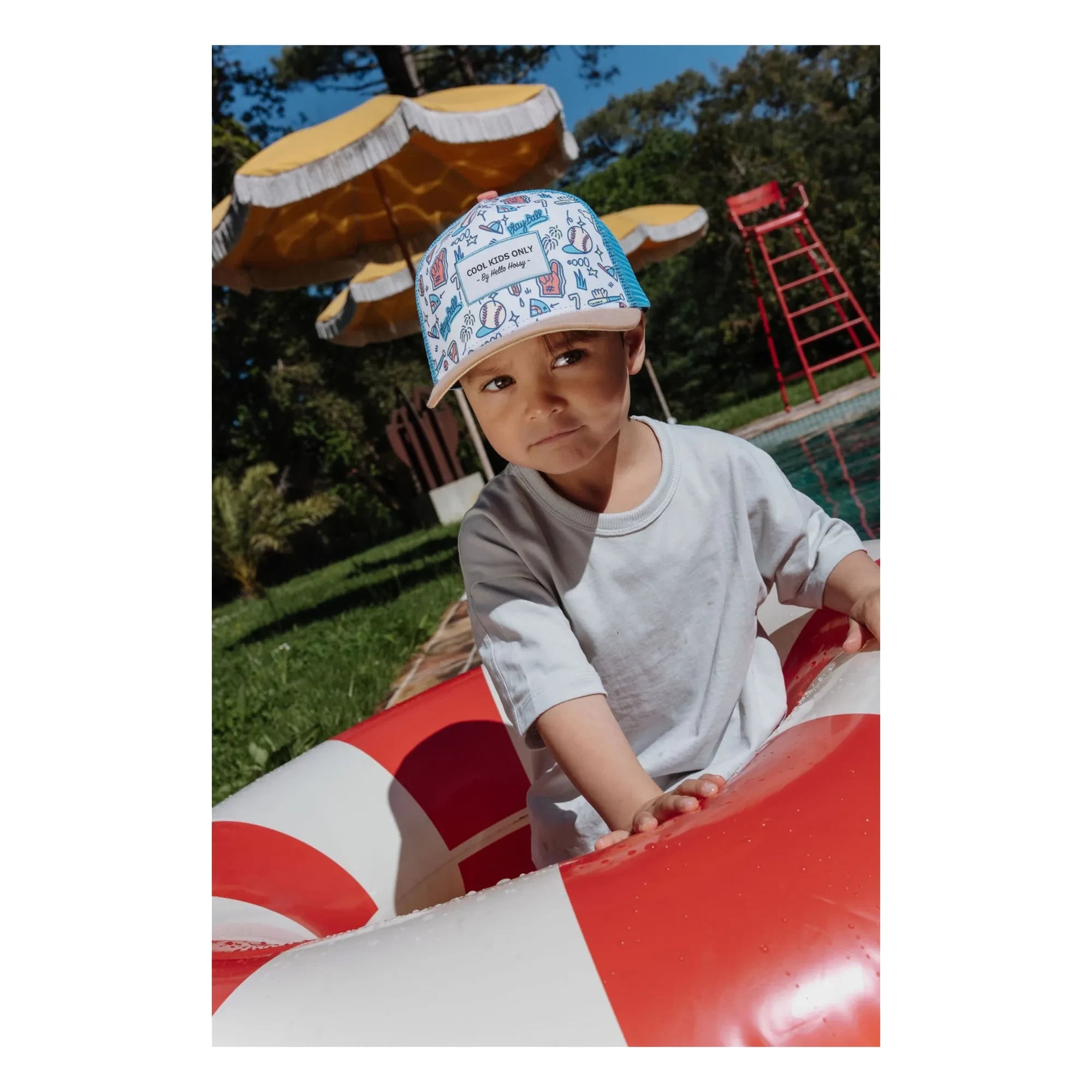 Hello Hossy - Gorra Trucker con Visera Curva para Béisbol con Fibras Recicladas | Azul Claro