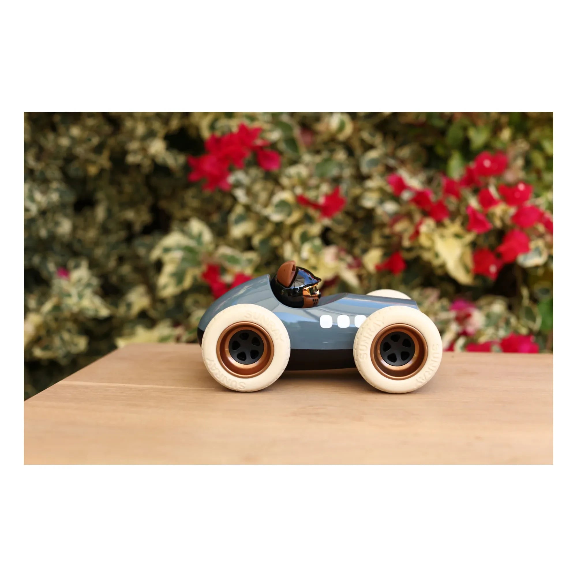 Playforever - Coche Egg Karlos | Gris