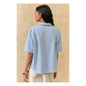 Louise Misha - Camisa de algodón orgánico Emilius | Azul claro