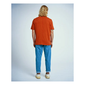 Homecore - Camiseta de algodón orgánico Rodger H | Rojo ladrillo