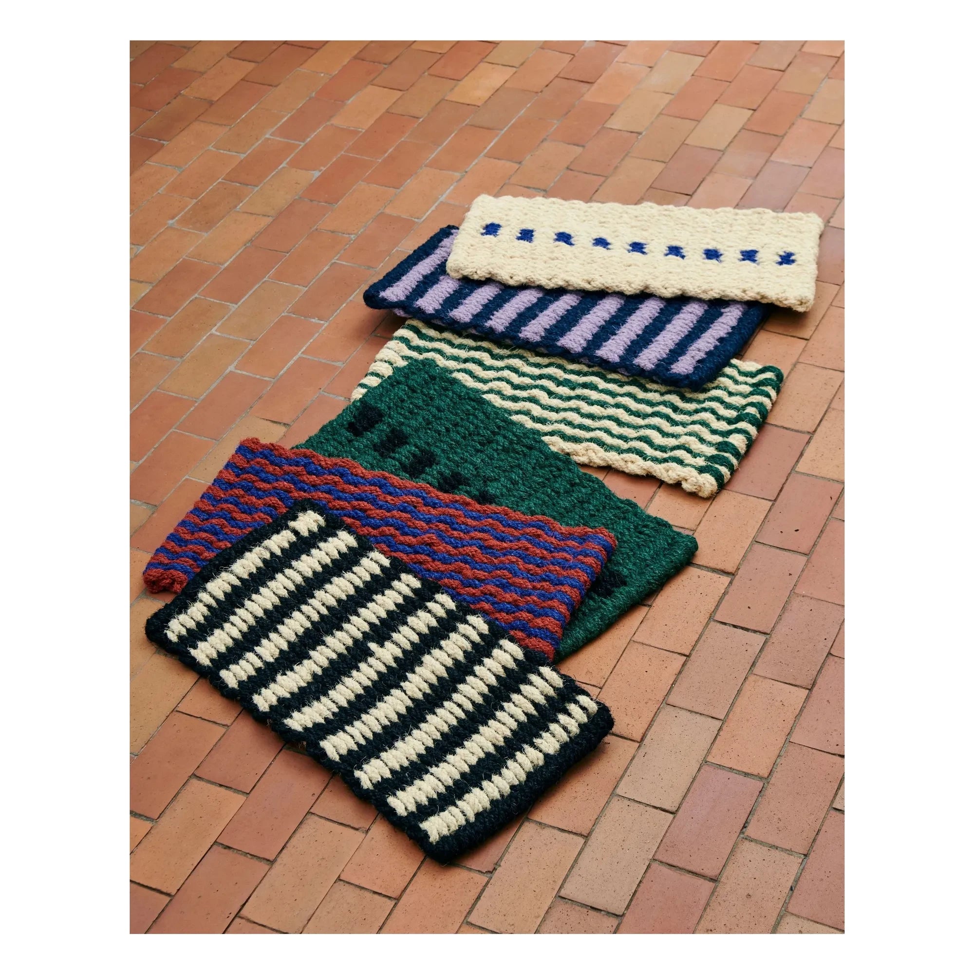 Hay - Alfombra de coco a rayas y ondas | Marrón