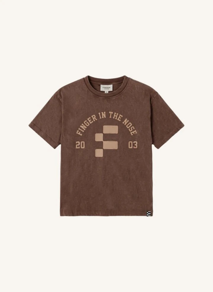 Finger in the nose - King Finger 2003 Camiseta de Algodón Orgánico | Chocolate
