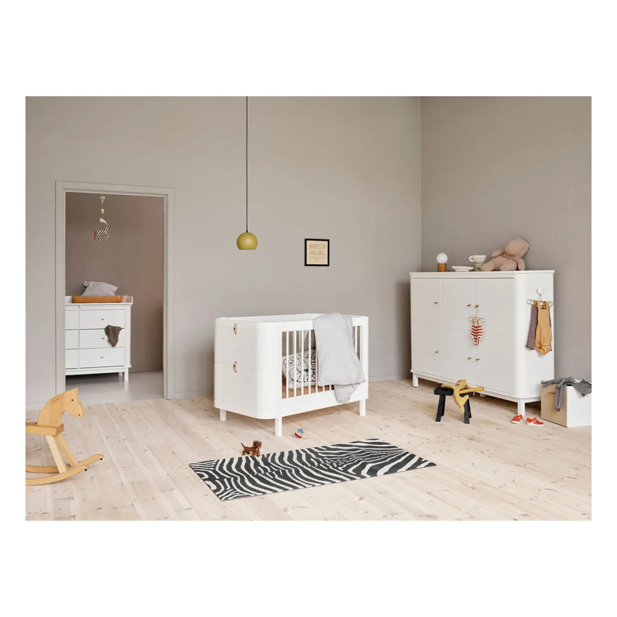 Oliver Furniture - Mini+ cuna convertible, con kit junior incluido | Blanco