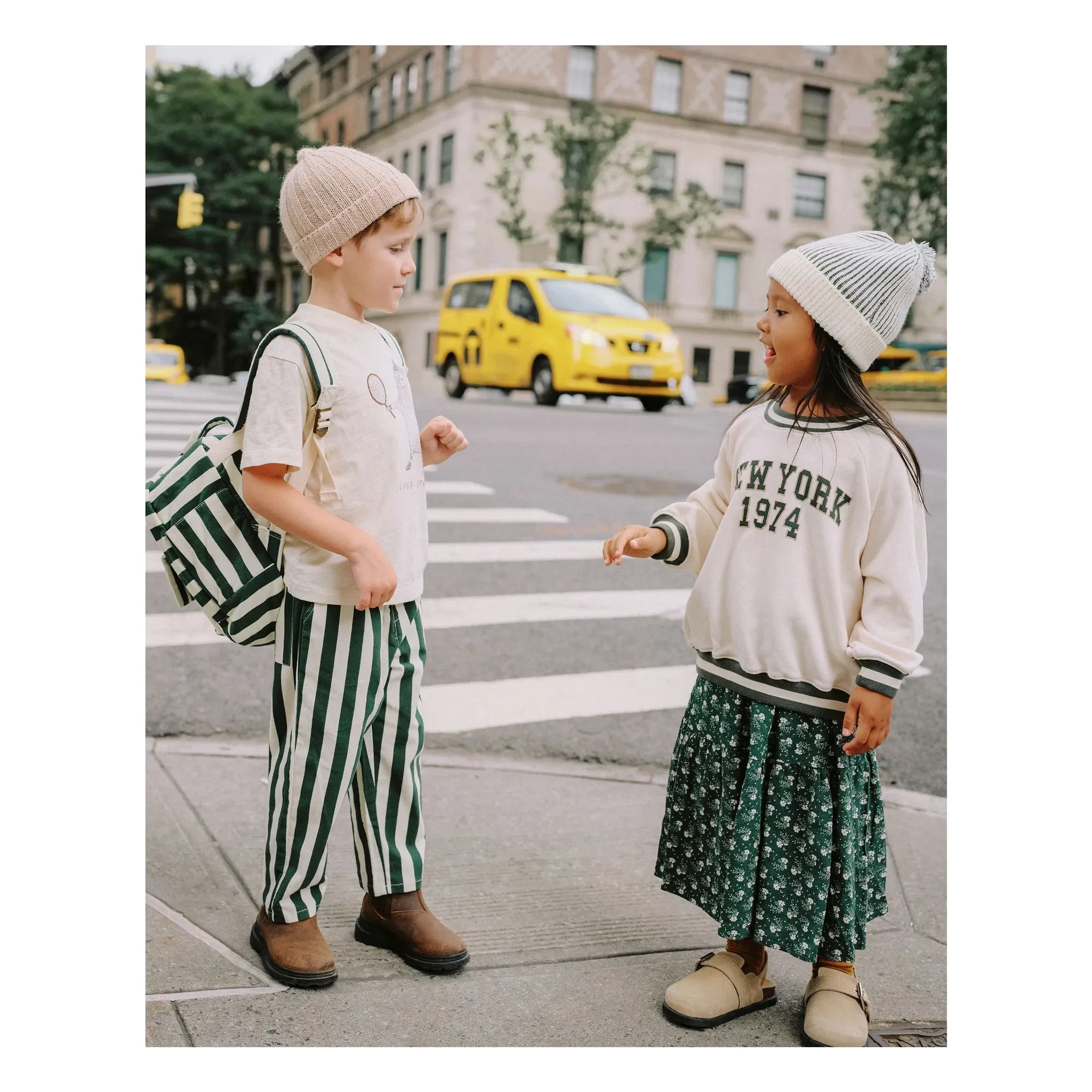 Rylee + Cru - Sudadera Raglán New York Mini | Crudo