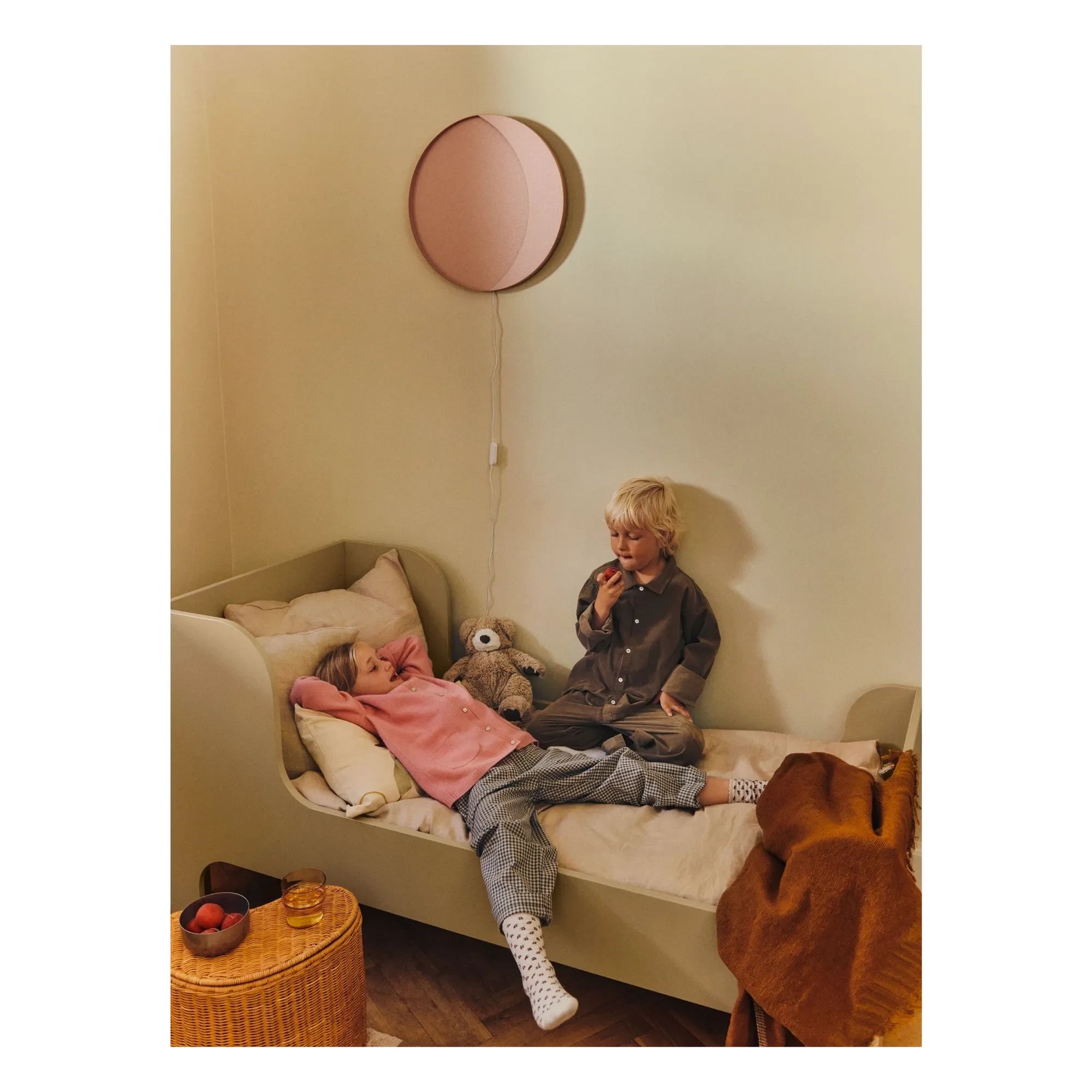 Ferm Living Kids - Aplique de pared Neba | Rosa