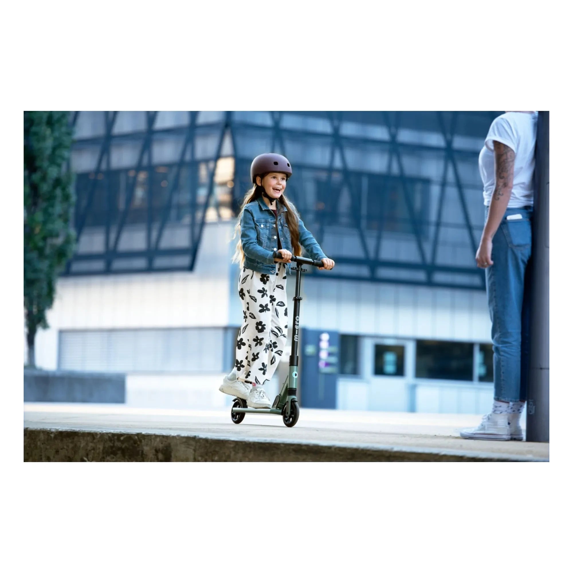 Patinete Micro - Sprite con suspensión | Oliva
