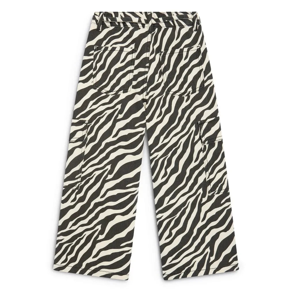 La nueva sociedad - Jean Dakota Zebra | Él