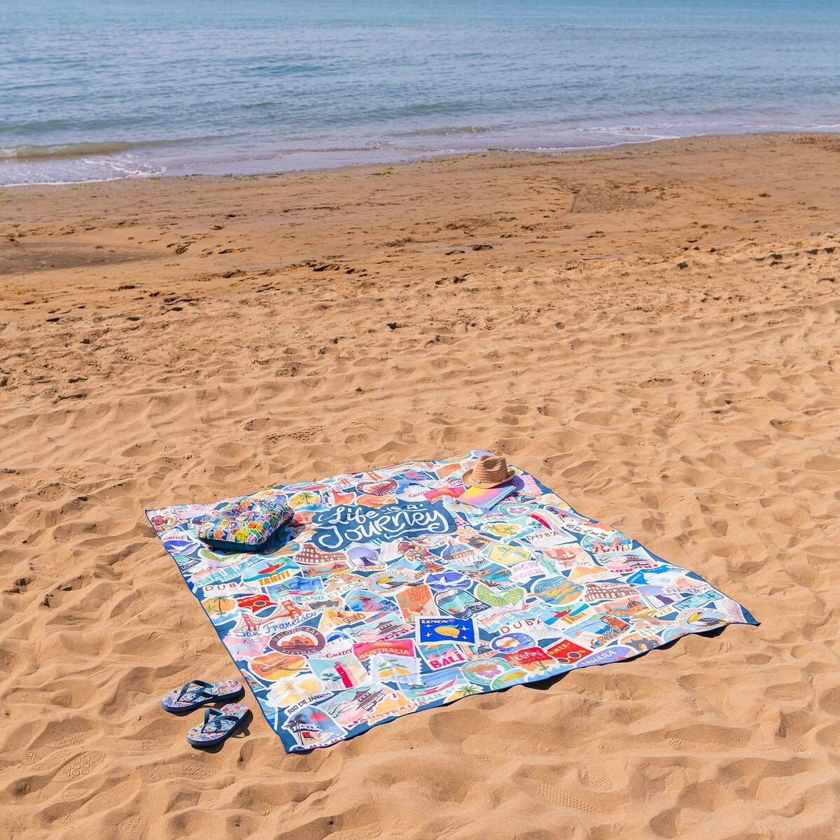 Legami - Toallas de Playa Maxi con Stickers de Viaje
