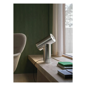 Muuto - Lámpara de mesa Beam, Tom Chung | Aluminio