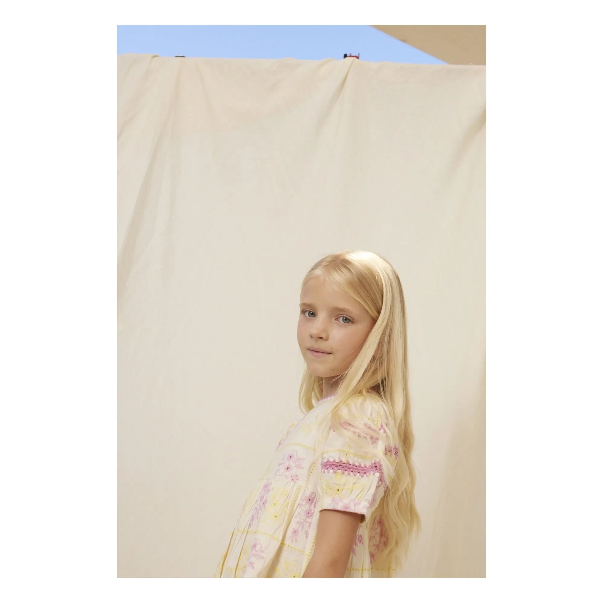 Bebe Organic - Vestido de tirantes Alba bordado | Amarillo