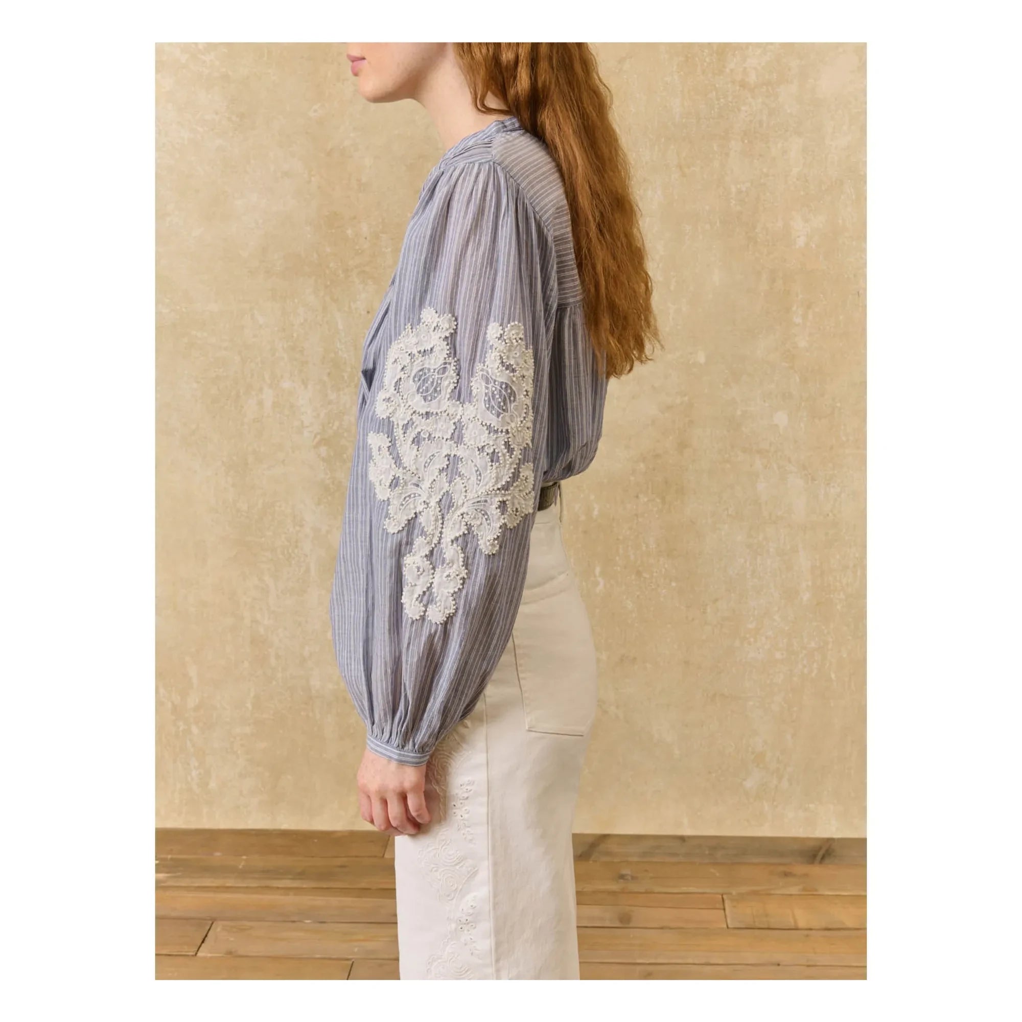 Louise Misha - Blusa Jally a Rayas de Algodón Orgánico | Azul