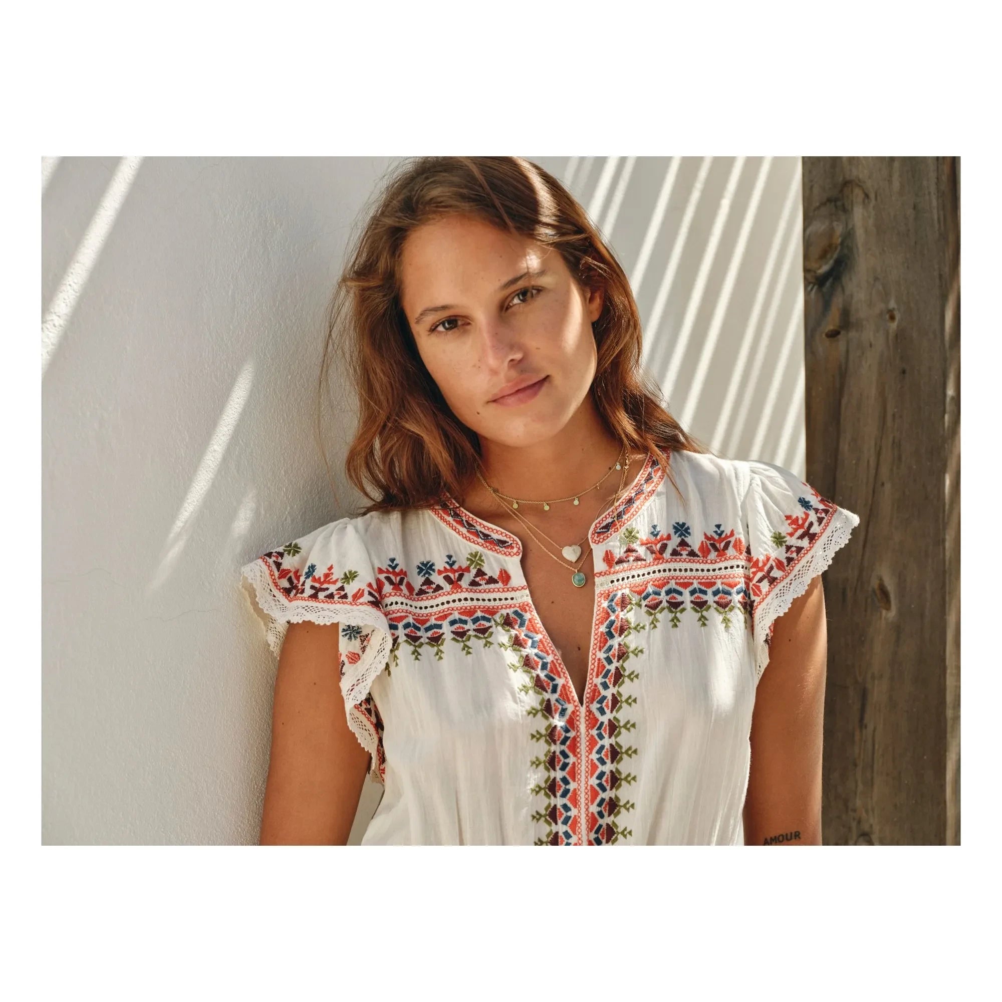 M.A.B.E. - Vestido bordado Rani Pamuk | Crudo