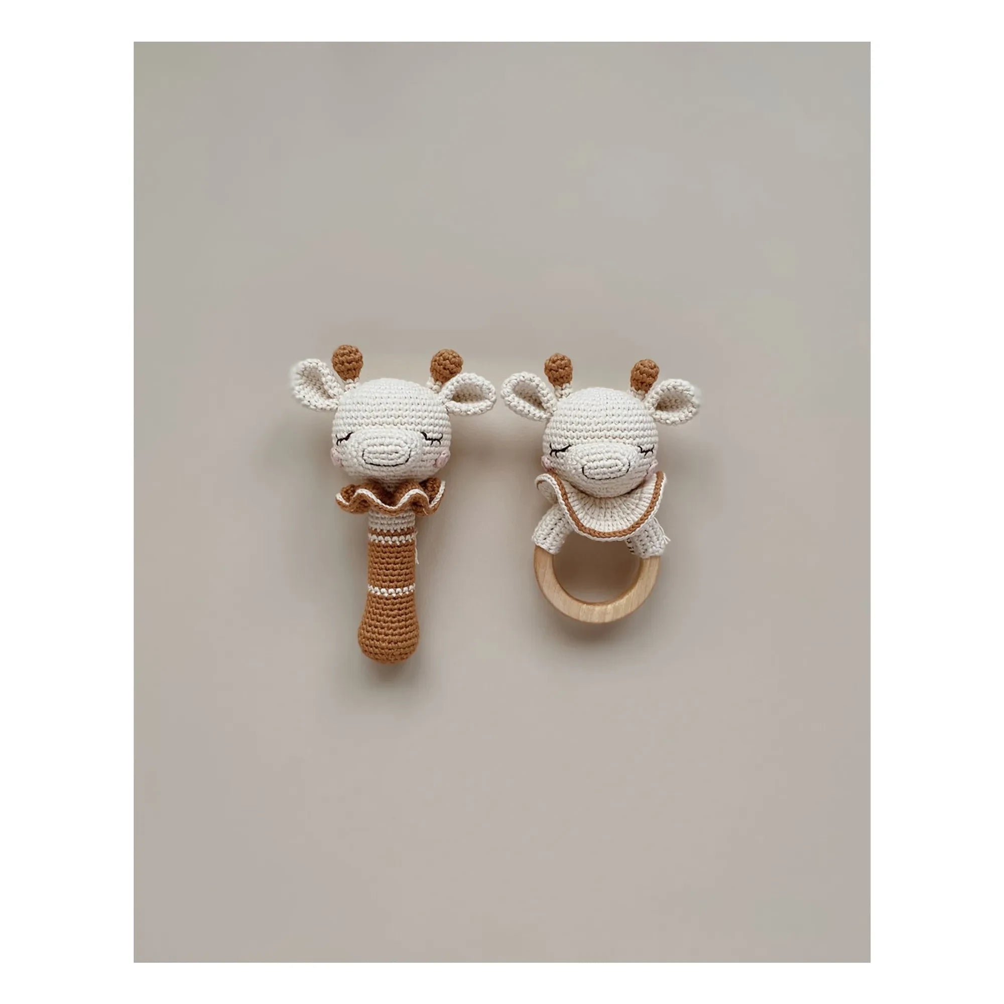 Patti Oslo - Anillo de dentición Jirafa Goldie | Crema