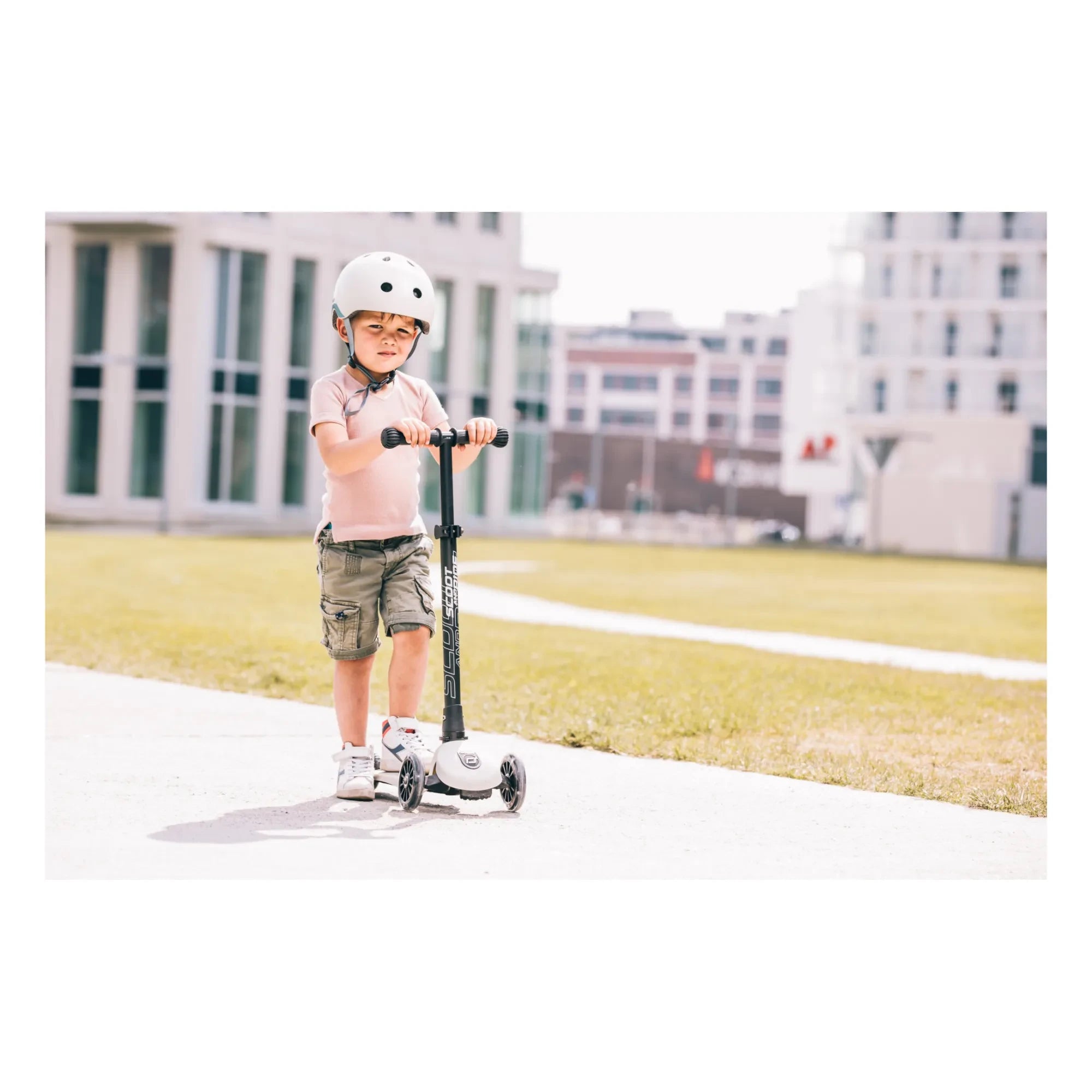 Scoot & Ride - Patinete Highwaykick 3 LED | Gris claro