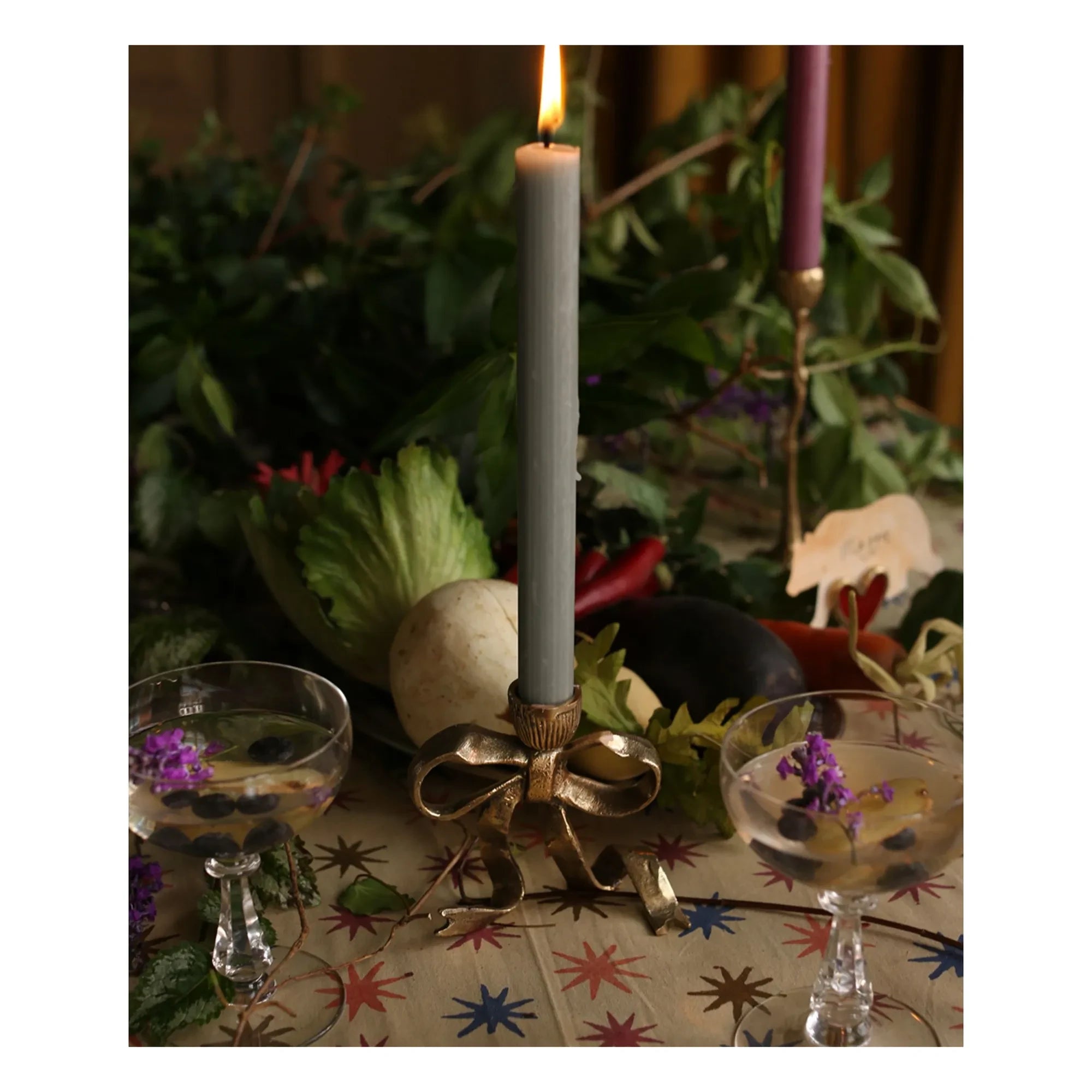 Doing Goods - Riley Ribbon candelabro de latón | Dorado