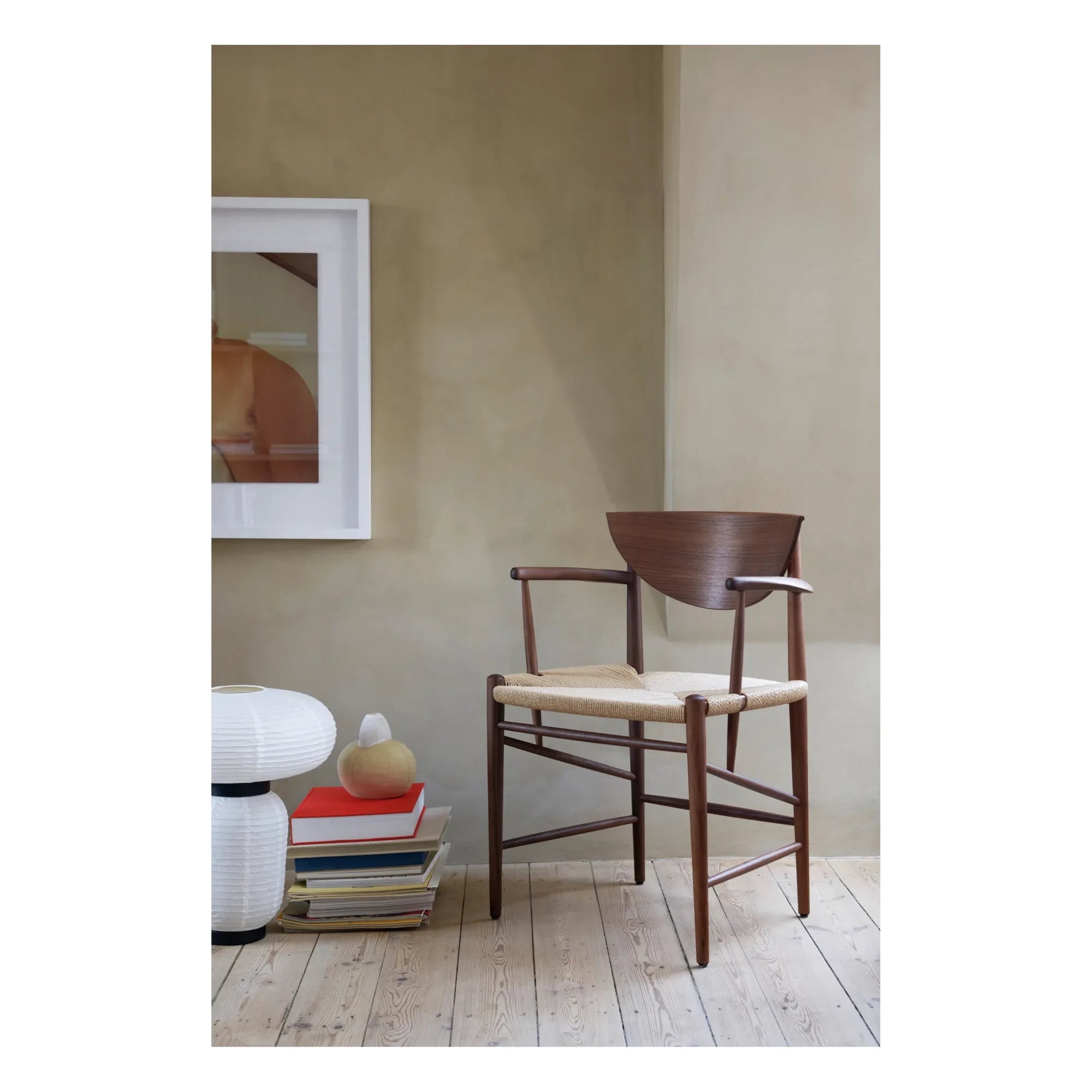 & Tradición - Silla de madera Kollu HM4 | Nogal