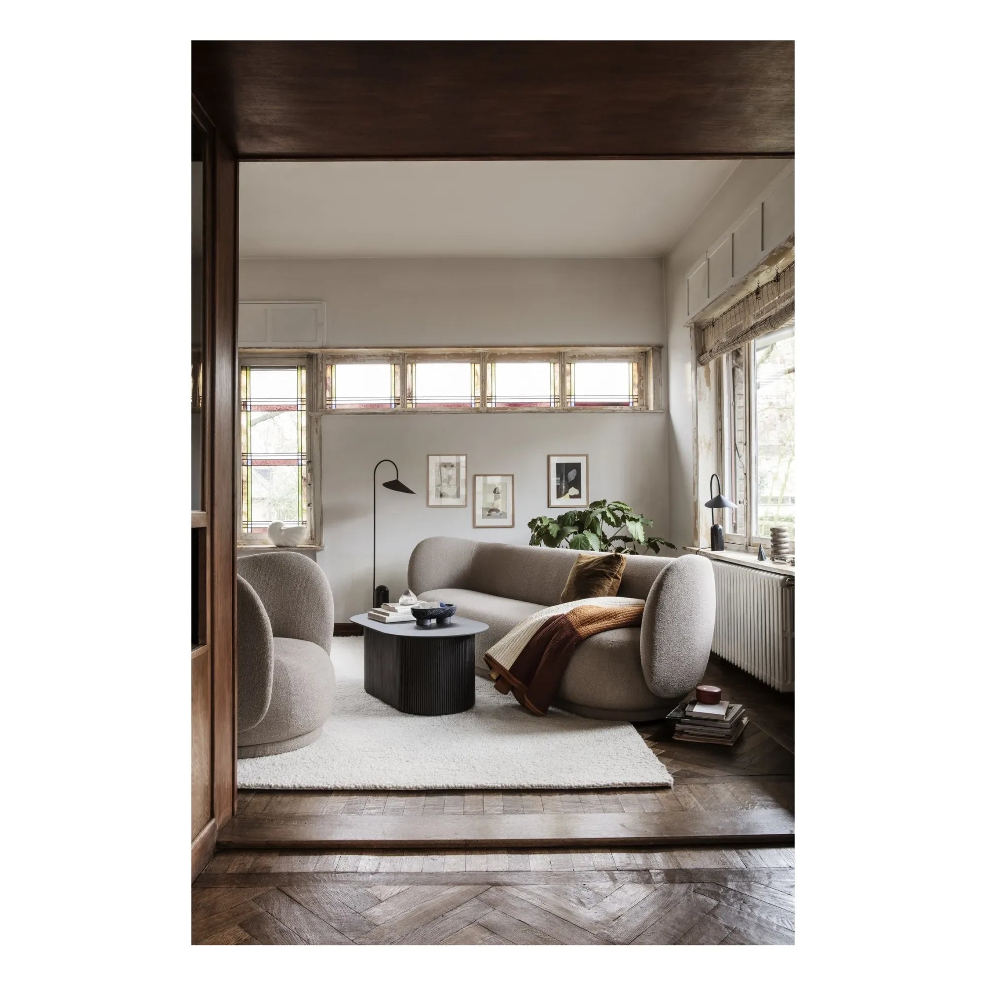 Ferm Living - Sofá tapizado en bouclé Rico | Crema