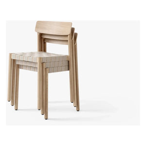& Tradition - Silla con base de madera Betty TK1