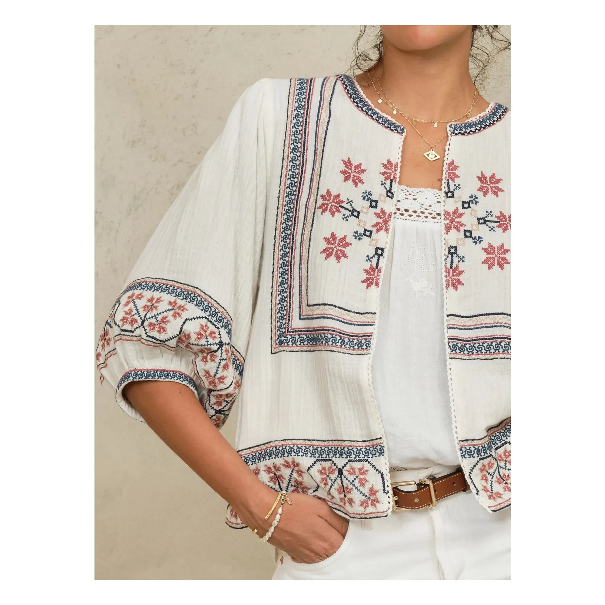 M.A.B.E. - Chaqueta bordada Calista Pamuk | Crudo