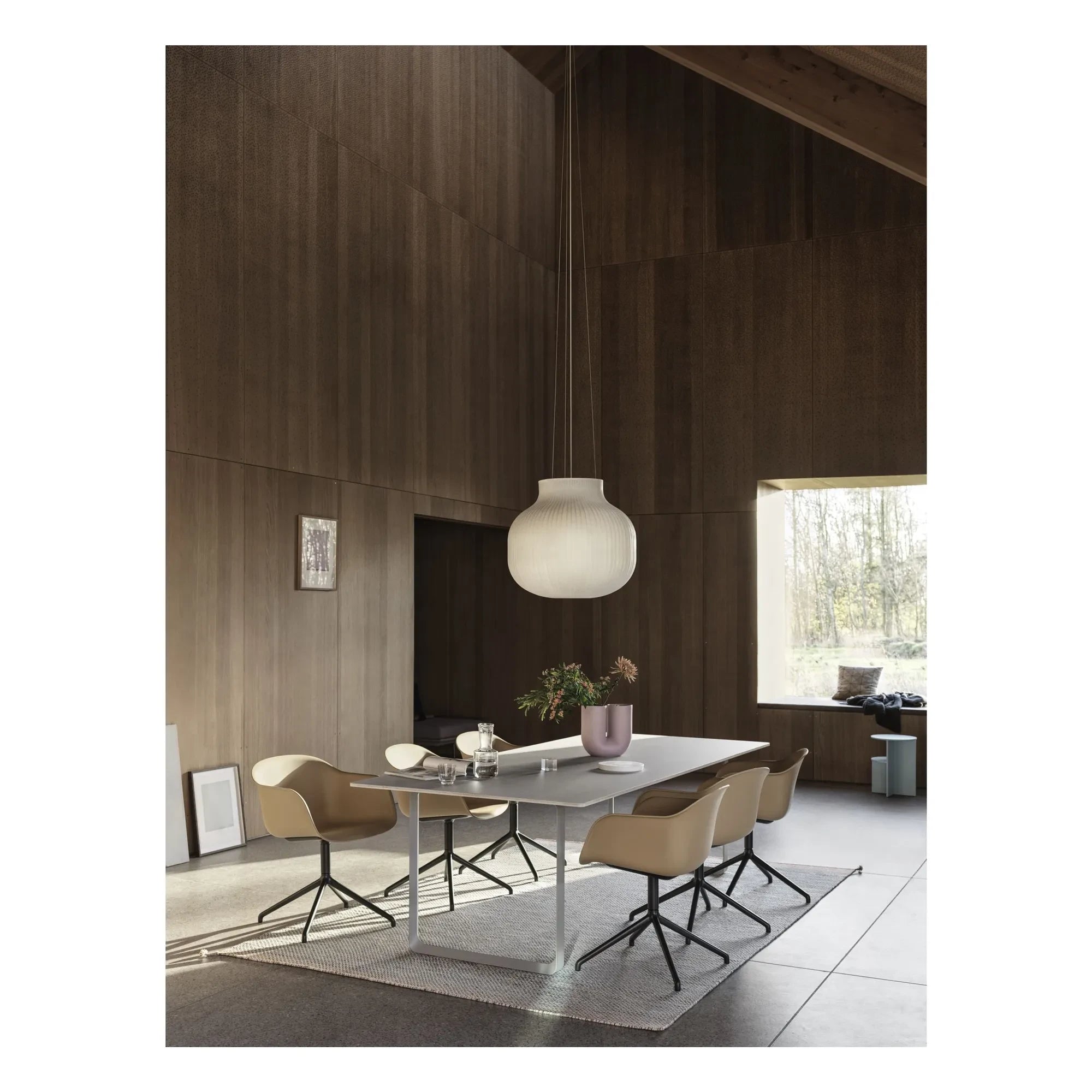 Muuto - Lámpara colgante Strand Closed, Benjamin Hubert | Blanca