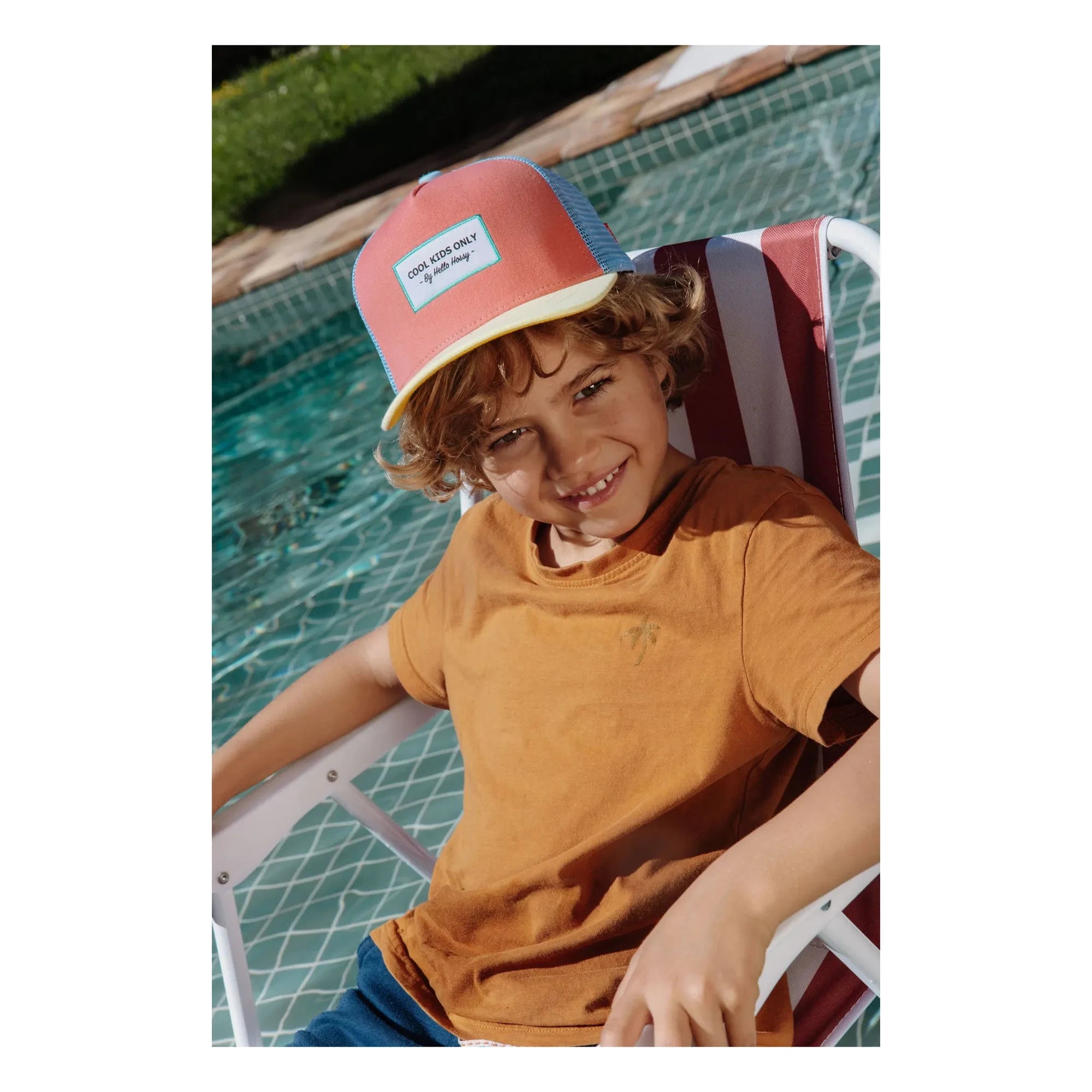 Hello Hossy - Gorra Trucker Mini de Algodón Orgánico con Visera Curva | Coral