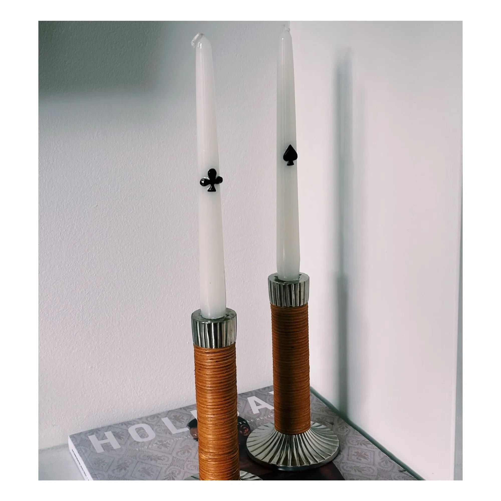 Anna + Nina - Play Your Cards Velas - Juego de 2 | Negro