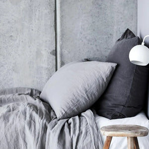 Aplique de pared "Ball" de Frandsen, Benny Frandsen | Blanco