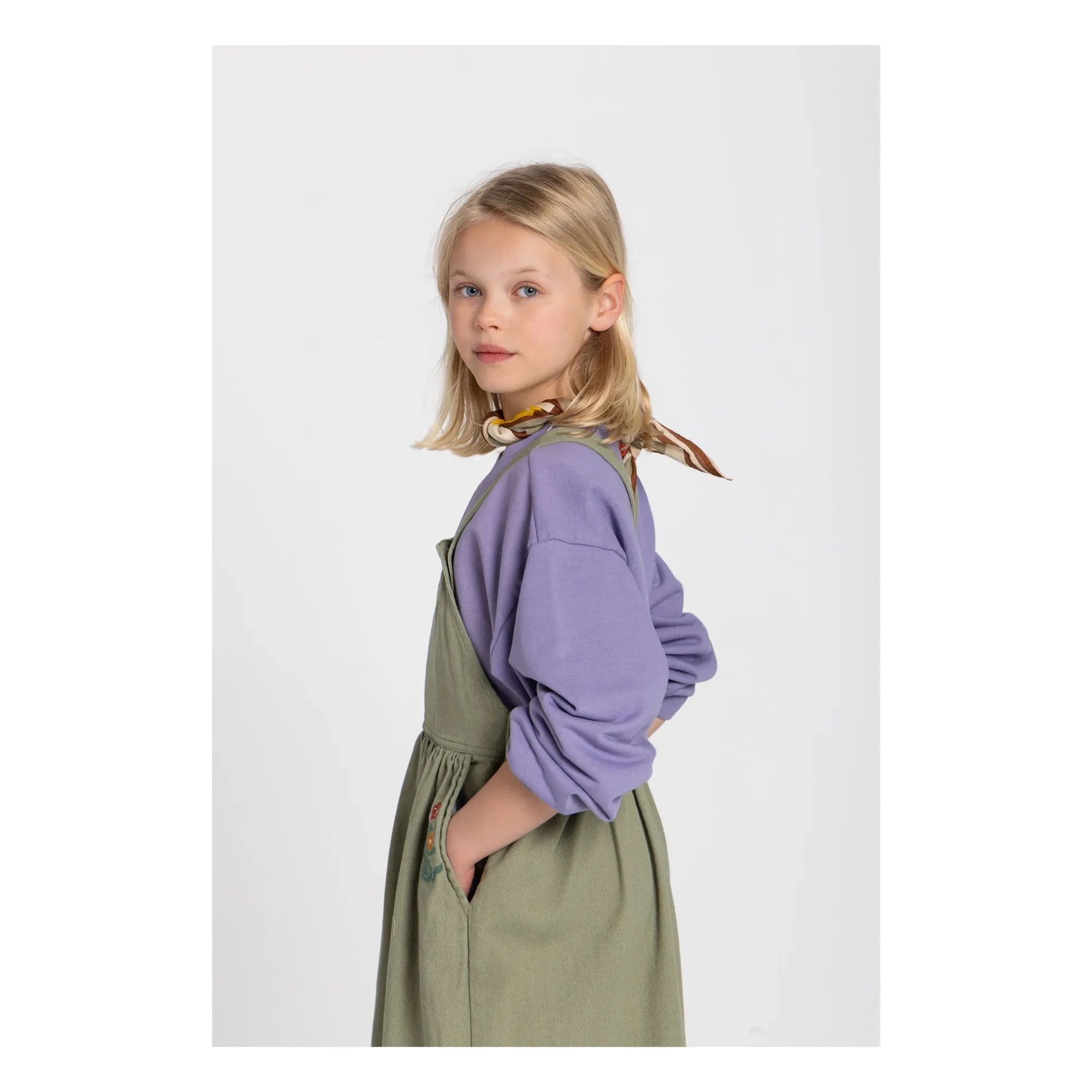 Hundred Pieces - Devi Fleurie Delantal | Verde almendra