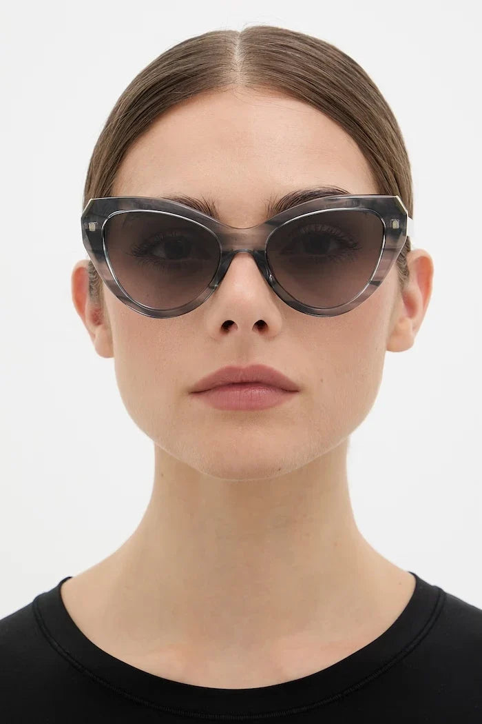 Gafas de sol de ojo de gato Furla para mujer