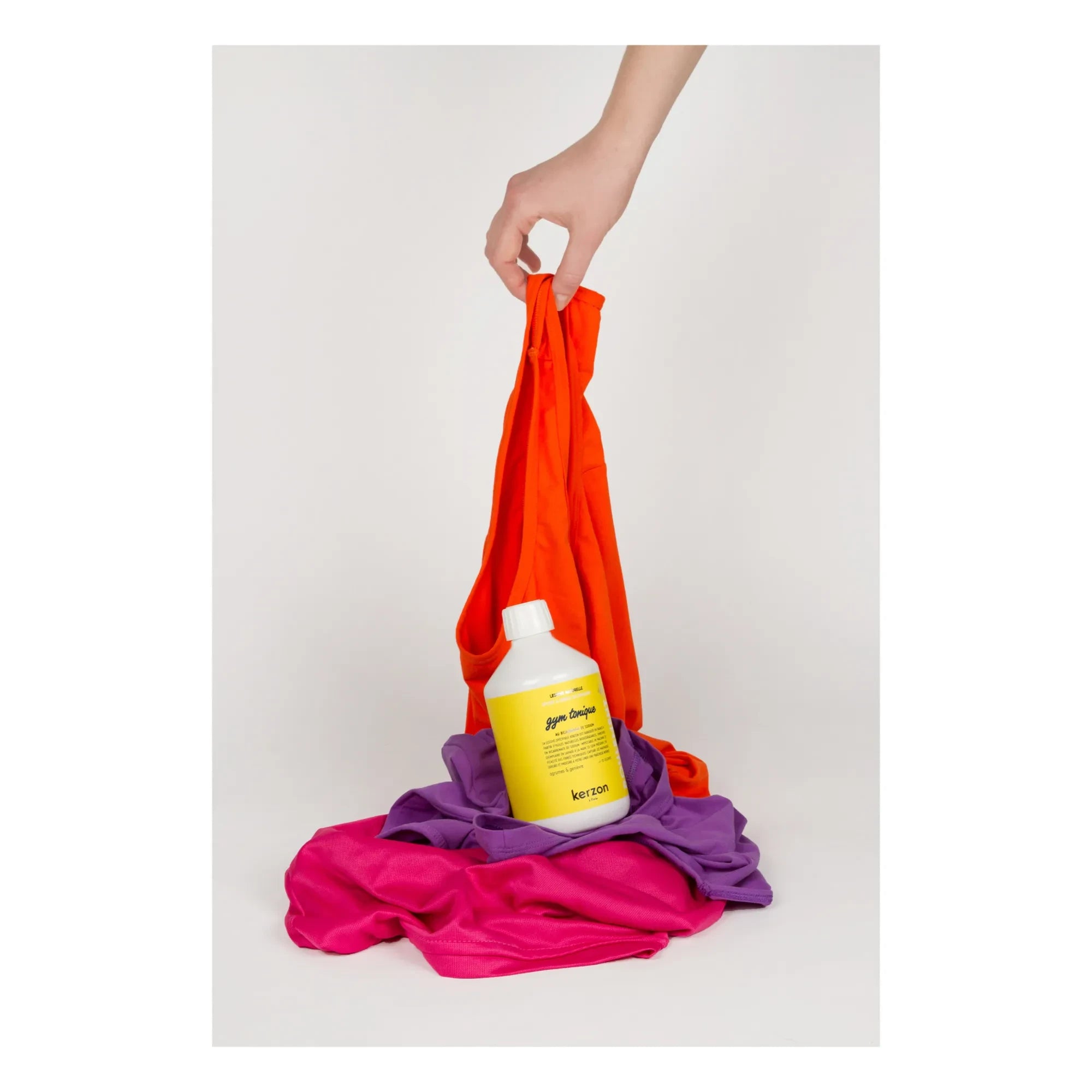 Kerzon - Detergente para ropa de fibras técnicas Gym Tonic - 500 ml