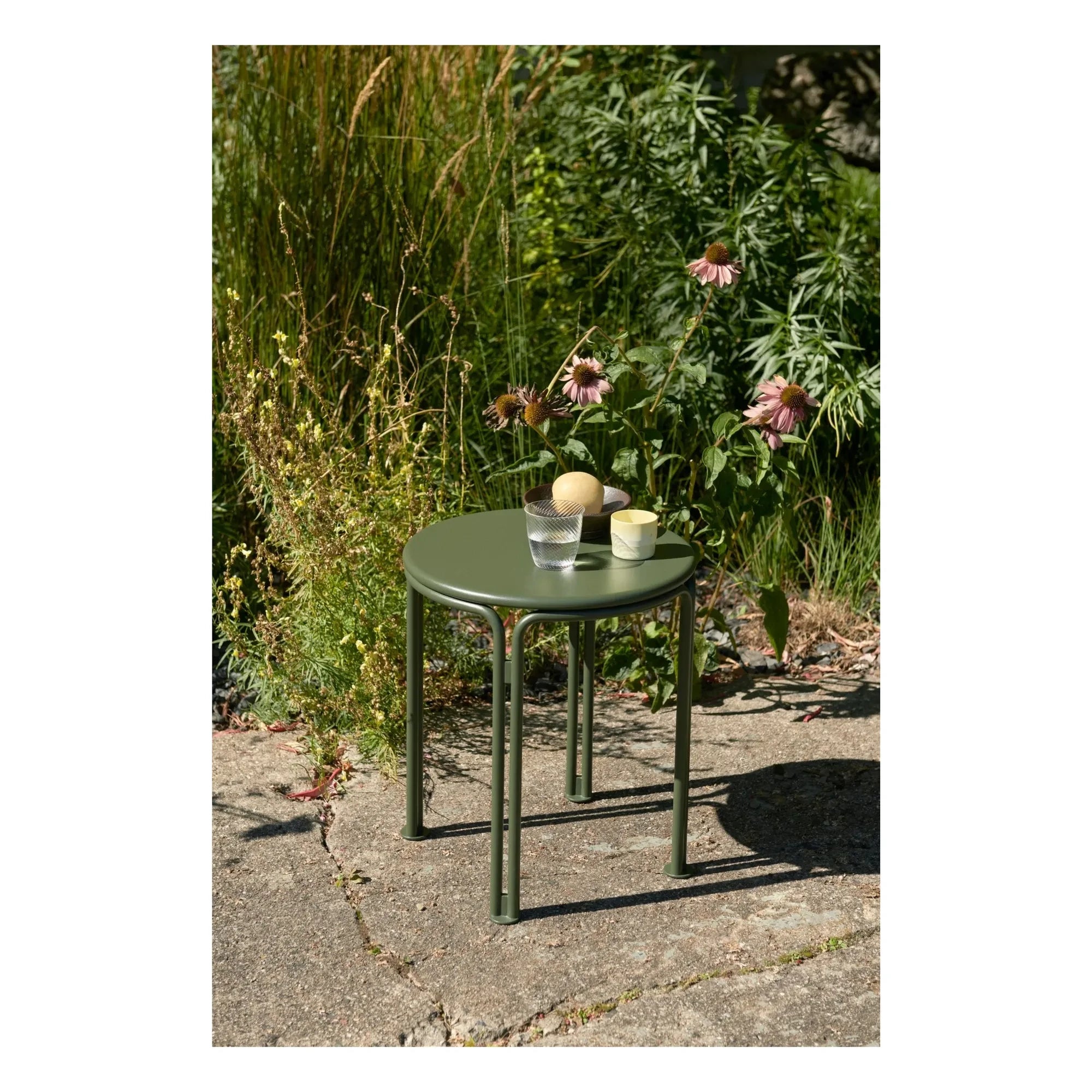 & Tradition - Mesa auxiliar Thorvald SC102, Space Copenhagen | Verde oscuro